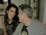 Амаль Клуни соблазняет мужа мини-платьем