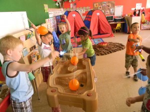 Детские центры развития. Детские центры развития. Детский развивающий центр. Детский развивающий центр. Детский центр развития.